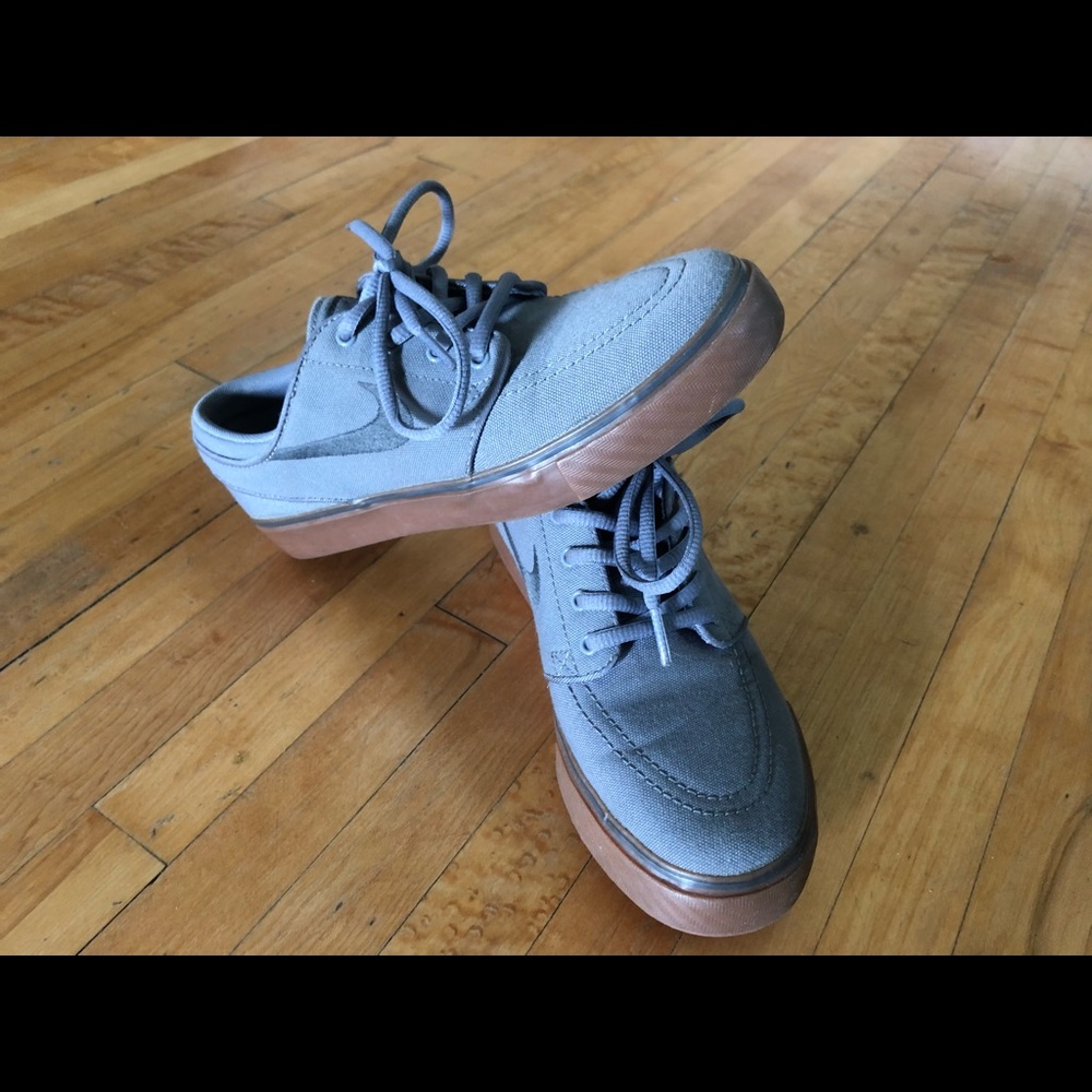 Nike Janoski skate shoe